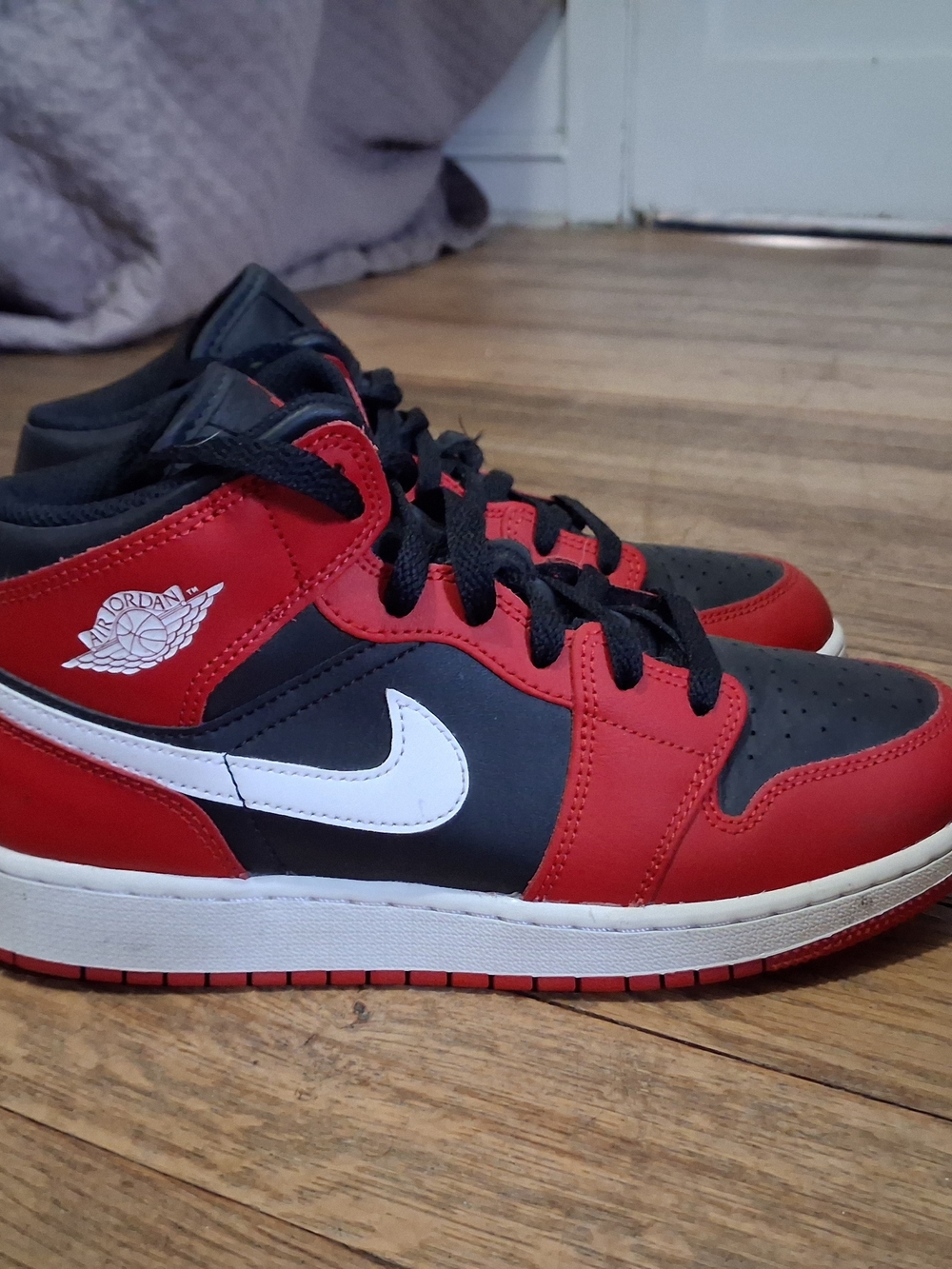 Nike Air Jordan 1 Mid GS Gym Red Black White DQ8423-061 Size 7Y / Women's 8.5
